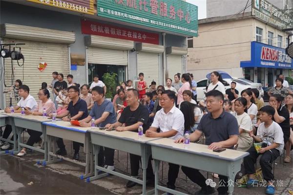 石龙区文化广电和旅游局举办"乐动石龙·清凉艺夏"器乐类展演活动